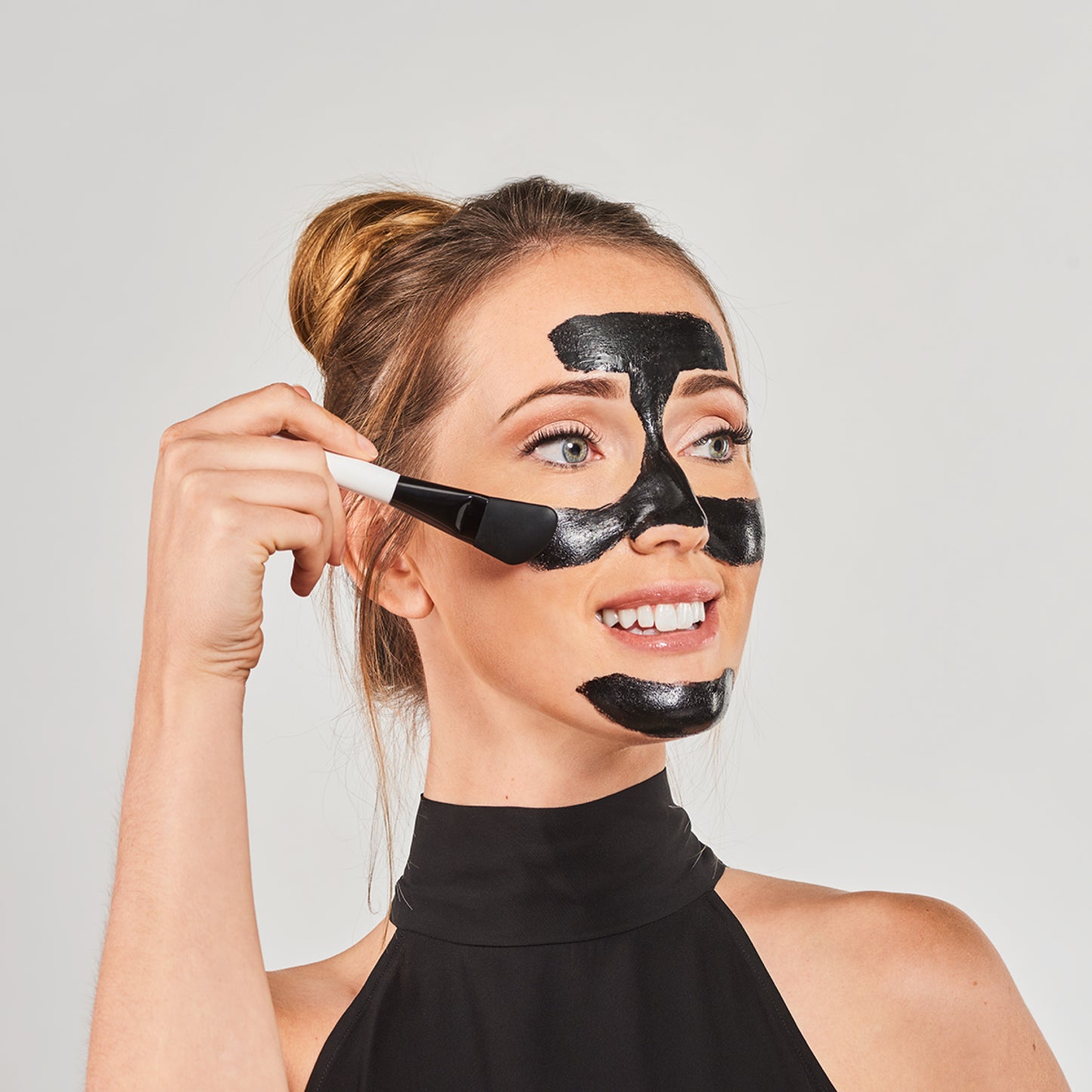 Masque peel-off au charbon nettoyant en profondeur